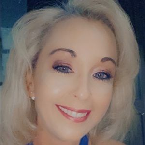 Meet your Posher, Felicia